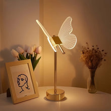 Carregar imagem no visualizador da galeria, Luminária de Mesa Borboleta Encanto