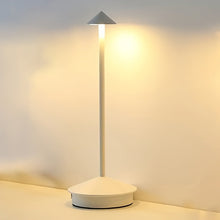 Carregar imagem no visualizador da galeria, Luminária de Mesa Linnea