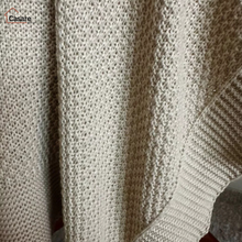 Carregar imagem no visualizador da galeria, Manta Tricot Elegance com Pompom