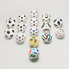 Carregar imagem no visualizador da galeria, Kit de Minibolas Históricas da Copa do Mundo