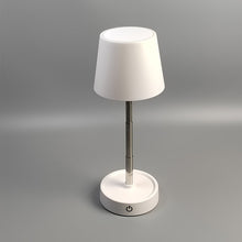 Carregar imagem no visualizador da galeria, Luminária Retrátil Oslo
