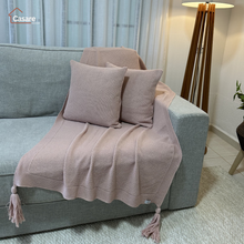 Carregar imagem no visualizador da galeria, Manta Tricot Elegance com Pompom
