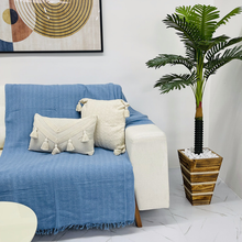 Carregar imagem no visualizador da galeria, Manta Decorativa para Sofá Delicata
