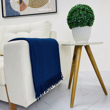 Carregar imagem no visualizador da galeria, Manta Decorativa para Sofá Delicata
