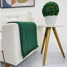 Carregar imagem no visualizador da galeria, Manta Decorativa para Sofá Delicata
