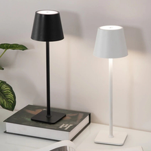 Carregar imagem no visualizador da galeria, Luminária Touch Viena – Estilo, Versatilidade e Tecnologia em uma Só Peça
